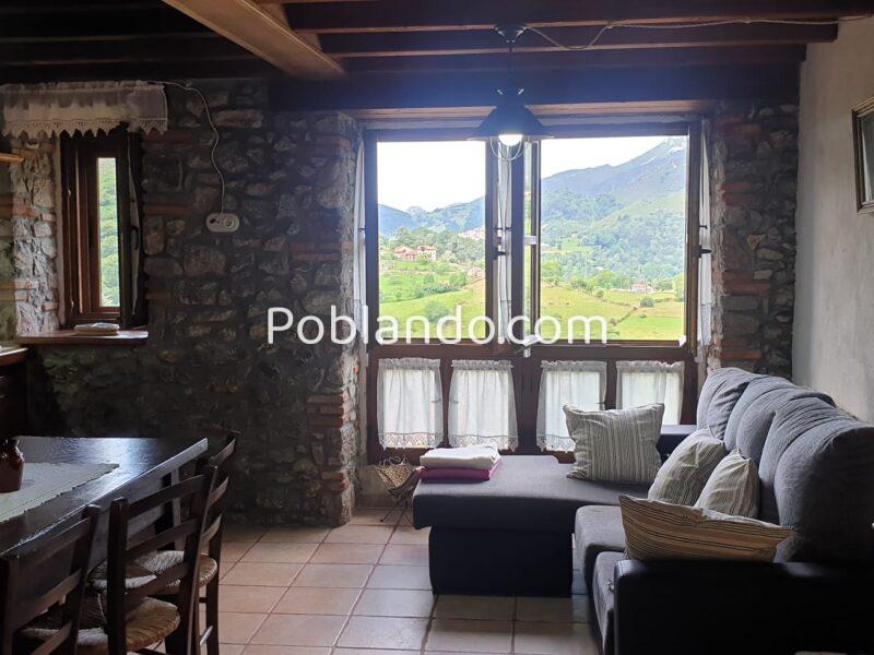 Casa adosada con cuadra