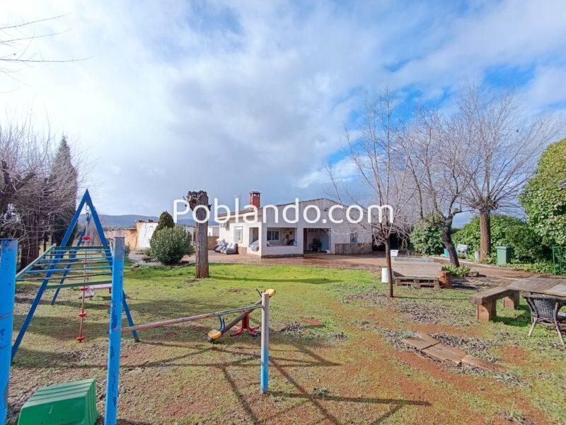 Casa campo con parcela 14000m, cerca de núcleo urbano
