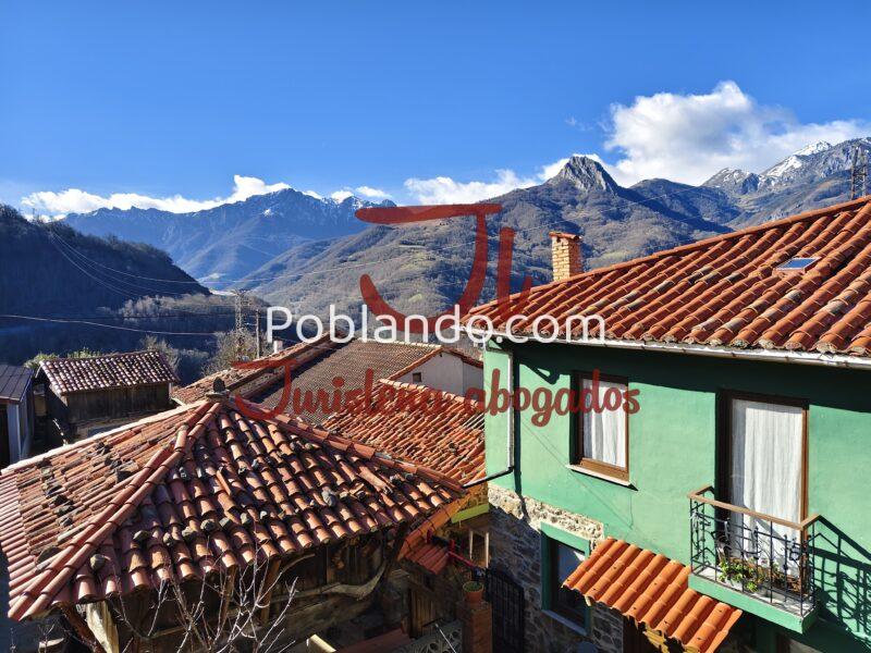 Casa con garaje y jardín en Asturias