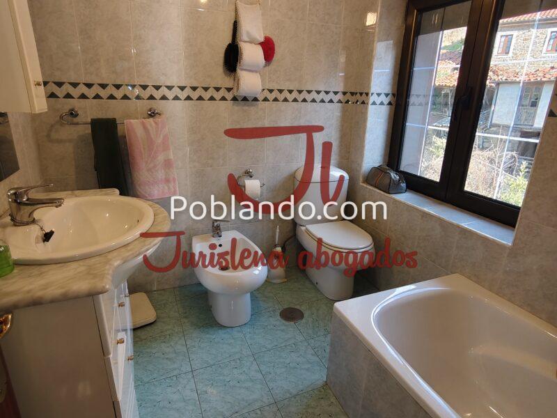 Casa con garaje y jardín en Asturias