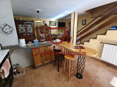 Casa con garaje y jardín en Asturias