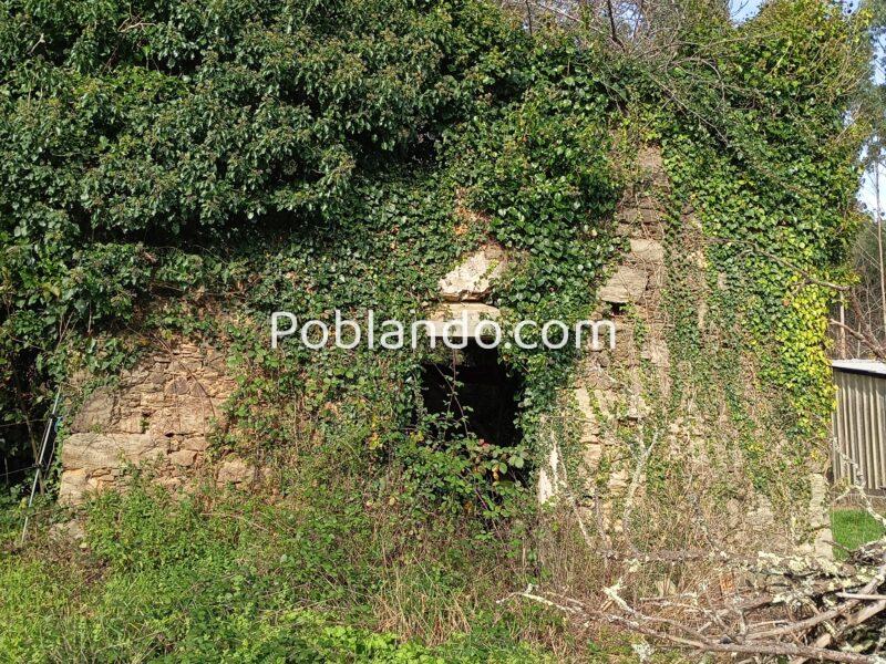 Un Terreno con finca en ruinas