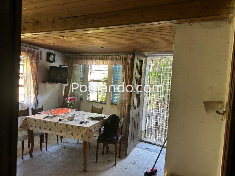 Dos casas en la Ribera sacra con rio a pie de finca.