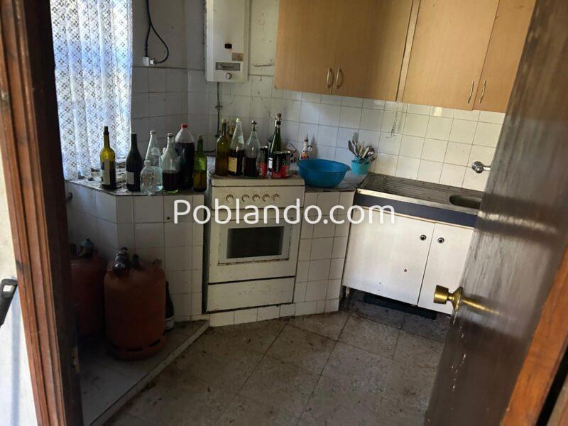 Dos casas en la Ribera sacra con rio a pie de finca.