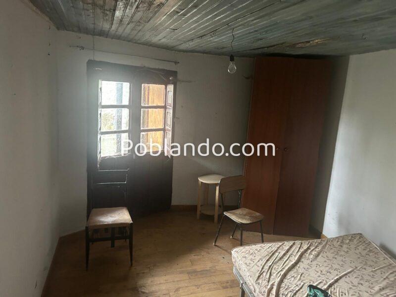 Dos casas en la Ribera sacra con rio a pie de finca.