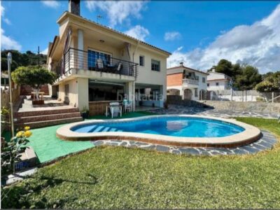 Casa 4 vientos 700m2 y 325m2 habitables.