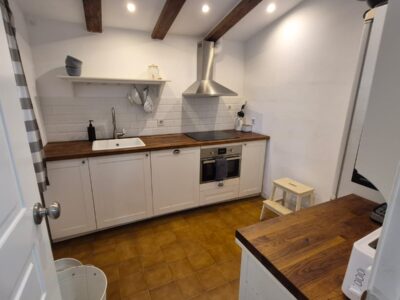 Encantadora finca rústica con piscina y gran parcela a 5 minutos andando del centro