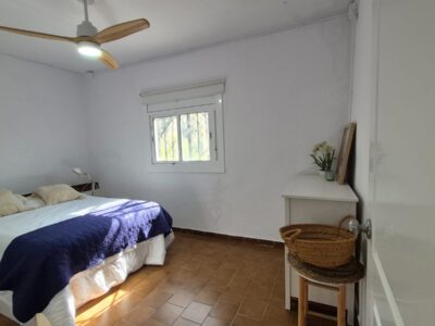 Encantadora finca rústica con piscina y gran parcela a 5 minutos andando del centro