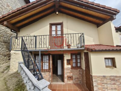 CASA CON PATIO EN ASTURIAS