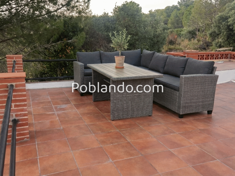 Encantadora finca rústica con piscina y gran parcela a 5 minutos andando del centro