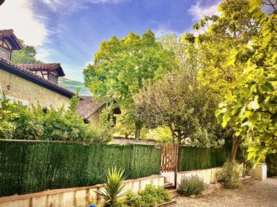 Finca 4.000 m² con 2 casas rurales turísticas – negocio en funcionamiento”