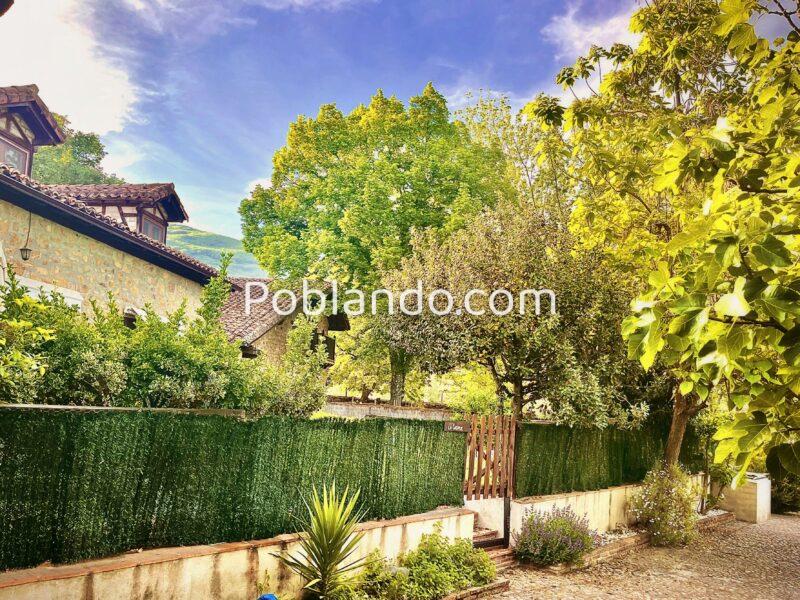 Finca 4.000 m² con 2 casas rurales turísticas – negocio en funcionamiento”