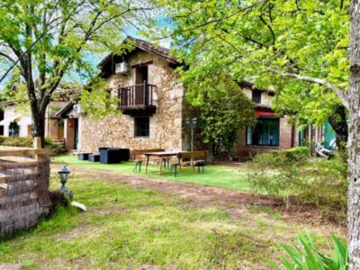 Finca 4.000 m² con 2 casas rurales turísticas – negocio en funcionamiento”