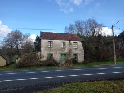 Casa a rehacer en parcela de 11.000m2