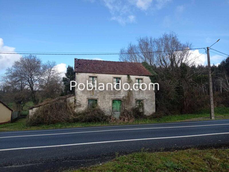 Casa a rehacer en parcela de 11.000m2