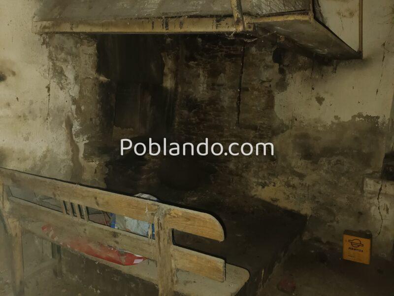 Casa a rehacer en parcela de 11.000m2