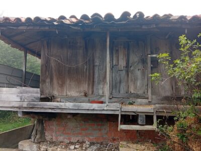 FINCA RÚSTICA CON HÓRREO Y CASA DE PIEDRA A REHABILITAR