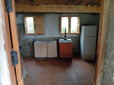 FINCA RÚSTICA CON HÓRREO Y CASA DE PIEDRA A REHABILITAR