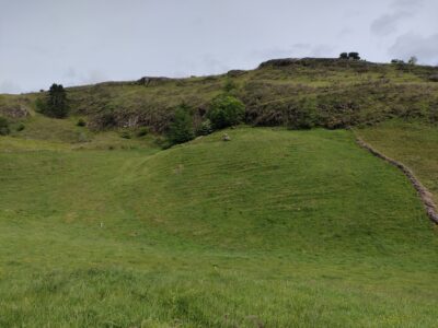 FINCA RÚSTICA CON CABAÑA DE PIEDRA EN ASTURIAS