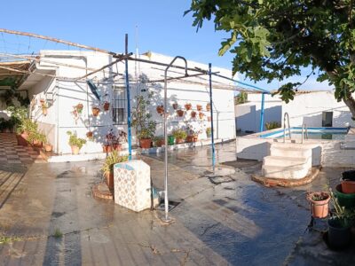 ¿Buscas tranquilidad? Parcela de 550 m2 y casa de 145 m2 habitable y amueblada