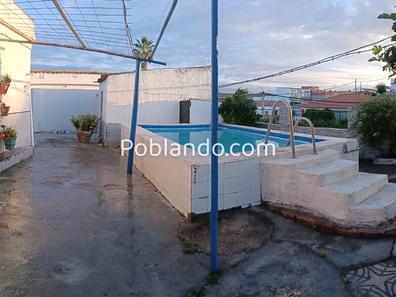 ¿Buscas tranquilidad? Parcela de 550 m2 y casa de 145 m2 habitable y amueblada
