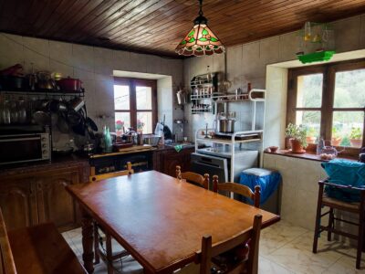 Casa de piedra en la montaña de Asturias