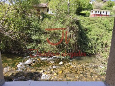 CASA EN SOTIELLO (LENA)