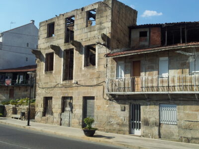 Casa tradicional de piedra en estructura