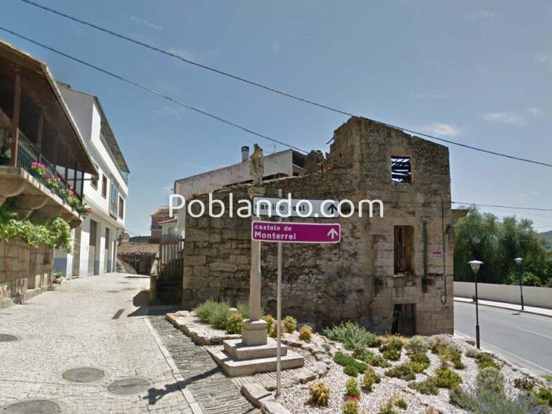 Casa tradicional de piedra en estructura