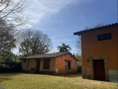 Conjunto De Casa Y Sequeros Legalizados plena naturaleza – El Raso (Cáceres/Ávila)