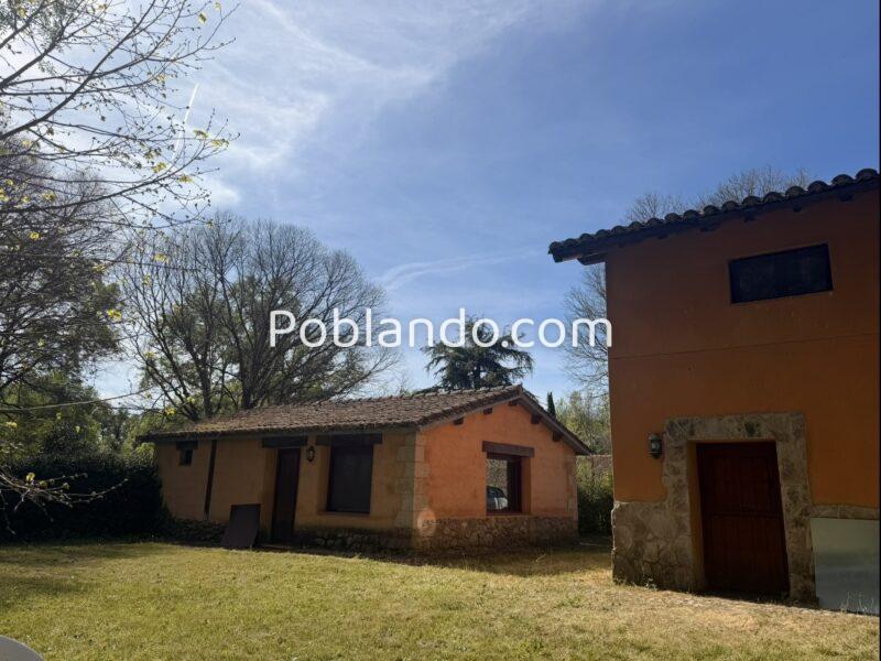 Conjunto De Casa Y Sequeros Legalizados plena naturaleza – El Raso (Cáceres/Ávila)