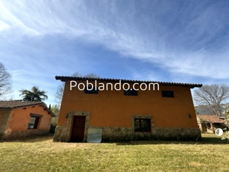 Conjunto De Casa Y Sequeros Legalizados plena naturaleza – El Raso (Cáceres/Ávila)