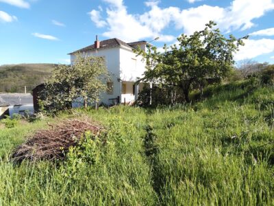 Exclusivo Conjunto Rural en Moldes: Vivienda de 200 m², Edificación de Piedra y Finca Privada.
