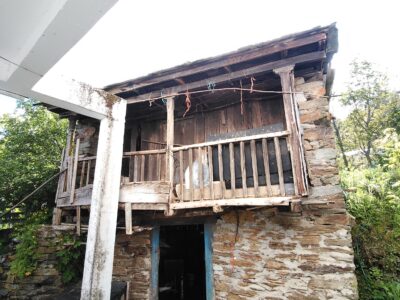 Exclusivo Conjunto Rural en Moldes: Vivienda de 200 m², Edificación de Piedra y Finca Privada.
