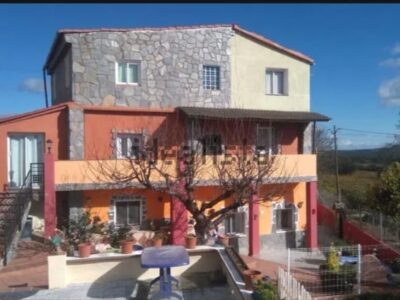 Preciosa casa en Pontons