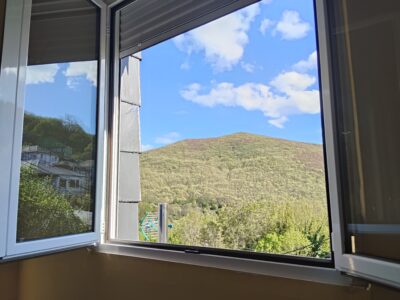 Exclusivo Conjunto Rural en Moldes: Vivienda de 200 m², Edificación de Piedra y Finca Privada.
