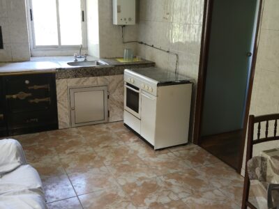 Exclusivo Conjunto Rural en Moldes: Vivienda de 200 m², Edificación de Piedra y Finca Privada.