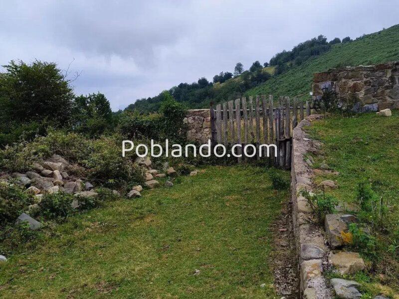 🏔️ ¡OCASIÓN ÚNICA EN ASTURIAS! Cabaña Rural con Finca de 8.500 m² en Mayáu Espines (Moreda)