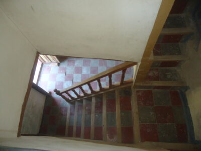 Vendo antiguo cortijo de 264 metros cuadrados construidos y 37296 metros cuadrados de parcela de olivar.