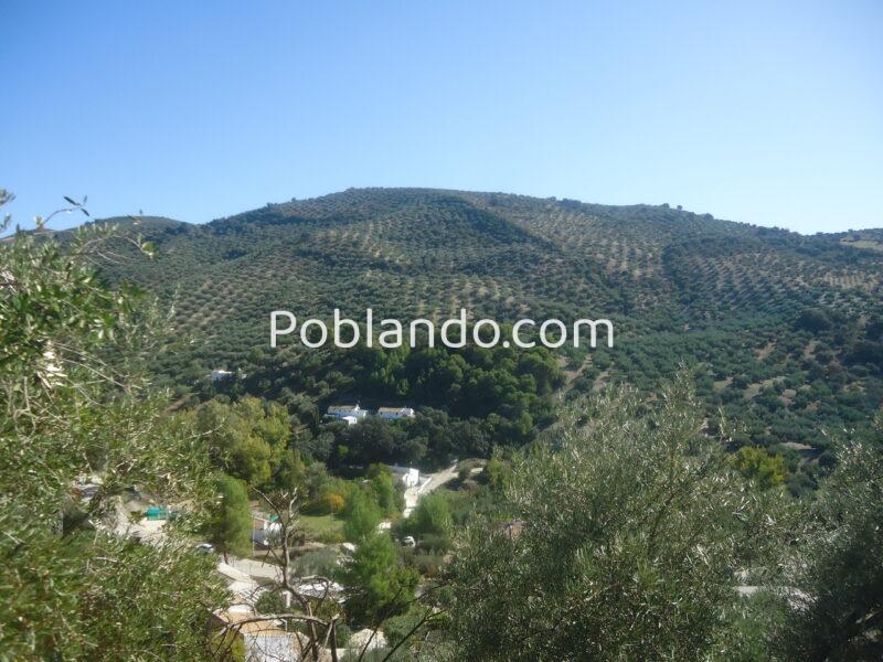 Vendo chalet con 276 metros cuadrados construidos y 691 metros cuadrados de terreno.