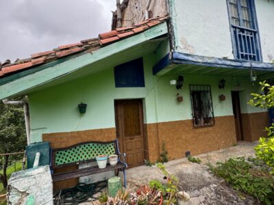 "Casa El Nietu" – Encanto Rústico en La Cabeza, Blimea (Asturias)