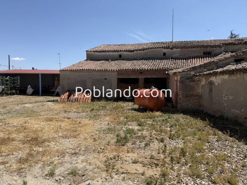 Terreno en el centro del pueblo con casa para rehabilitar