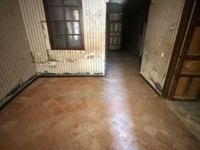 Terreno en el centro del pueblo con casa para rehabilitar
