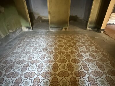 Terreno en el centro del pueblo con casa para rehabilitar