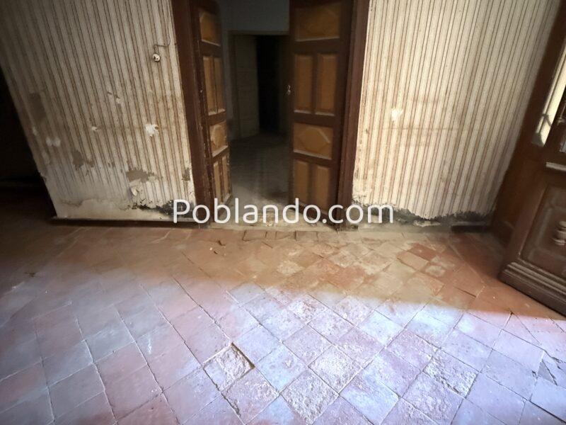 Terreno en el centro del pueblo con casa para rehabilitar
