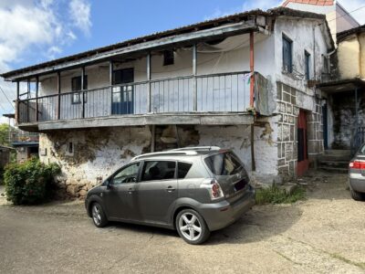 Casa de piedra en venta