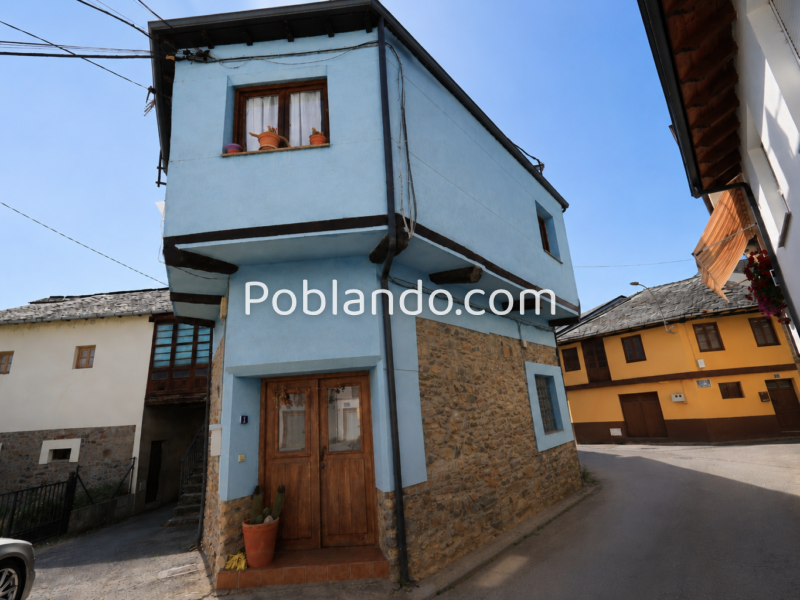 Casa Rústica de Piedra en el Camino de Santiago con Jardín
