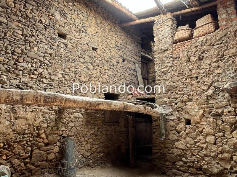 Casa de pueblo con encanto para reformar