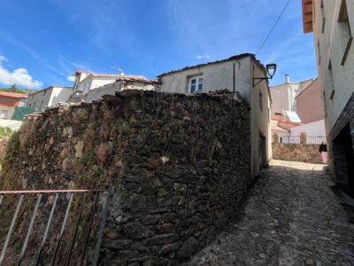 Casa de pueblo con encanto para reformar