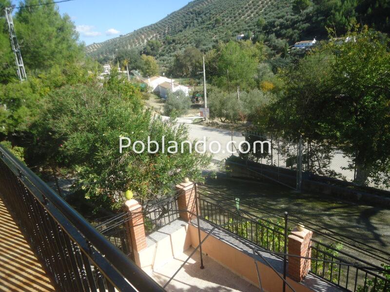 Vendo chalet con 276 metros cuadrados construidos y 691 metros cuadrados de terreno.